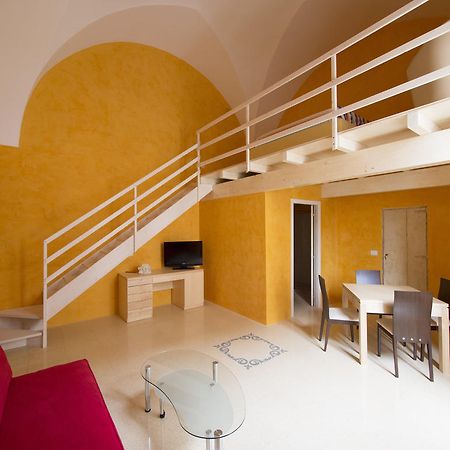 Relais Carlo V - Palazzo Storico Bed & Breakfast Gallipoli Exterior photo