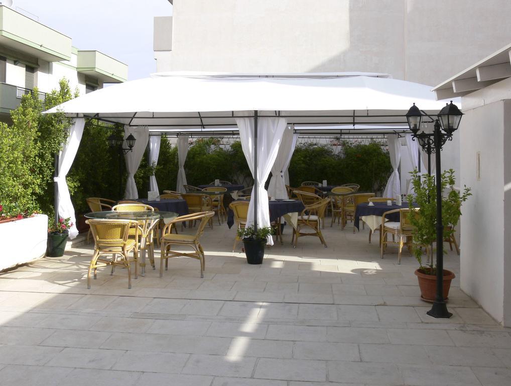 Relais Carlo V - Palazzo Storico Bed & Breakfast Gallipoli Exterior photo
