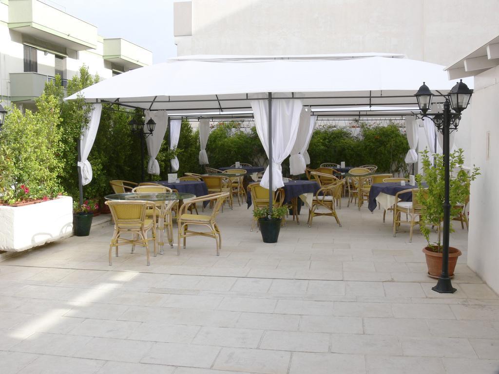 Relais Carlo V - Palazzo Storico Bed & Breakfast Gallipoli Exterior photo