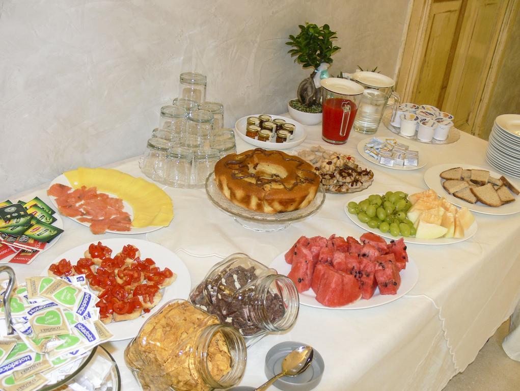 Relais Carlo V - Palazzo Storico Bed & Breakfast Gallipoli Exterior photo