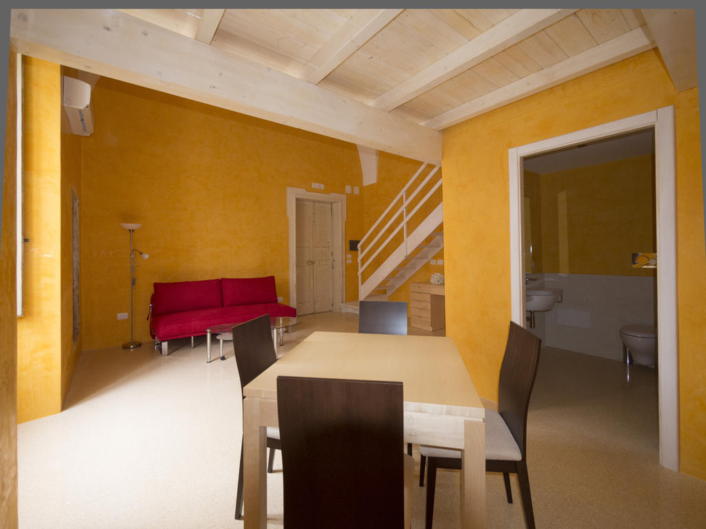 Relais Carlo V - Palazzo Storico Bed & Breakfast Gallipoli Exterior photo