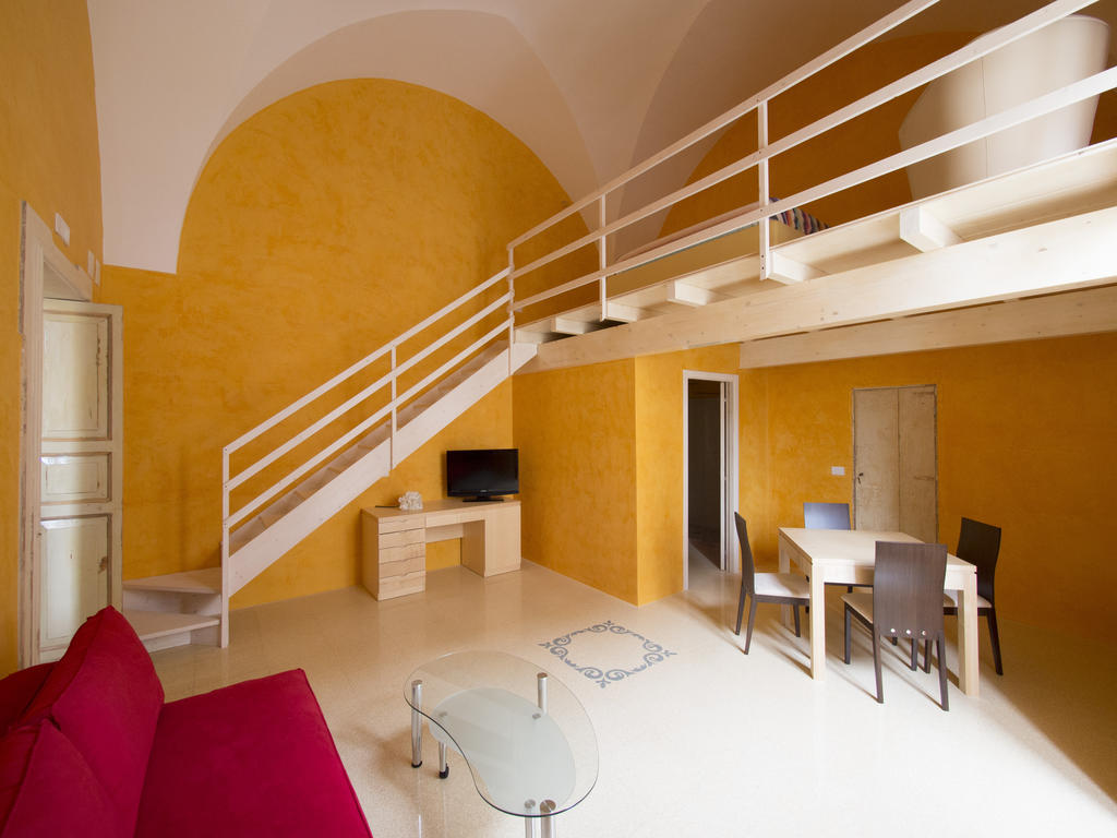 Relais Carlo V - Palazzo Storico Bed & Breakfast Gallipoli Exterior photo