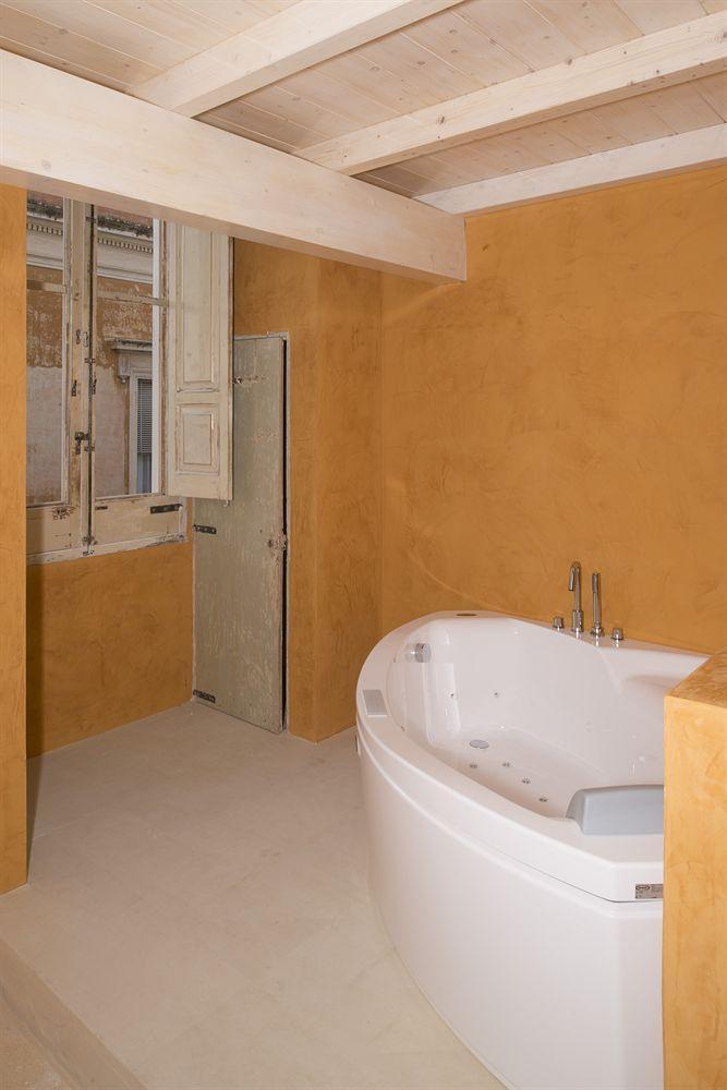 Relais Carlo V - Palazzo Storico Bed & Breakfast Gallipoli Exterior photo