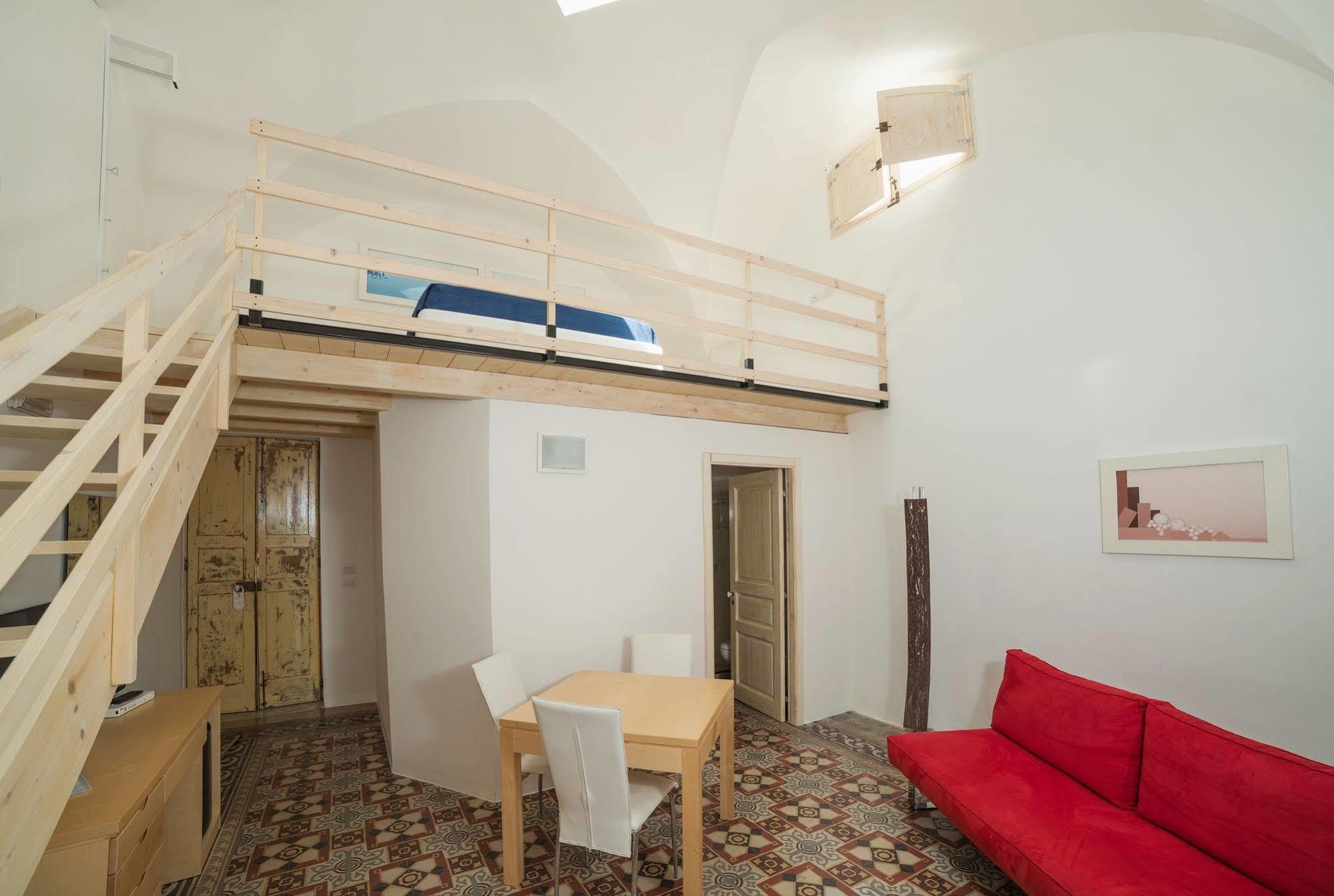 Relais Carlo V - Palazzo Storico Bed & Breakfast Gallipoli Exterior photo