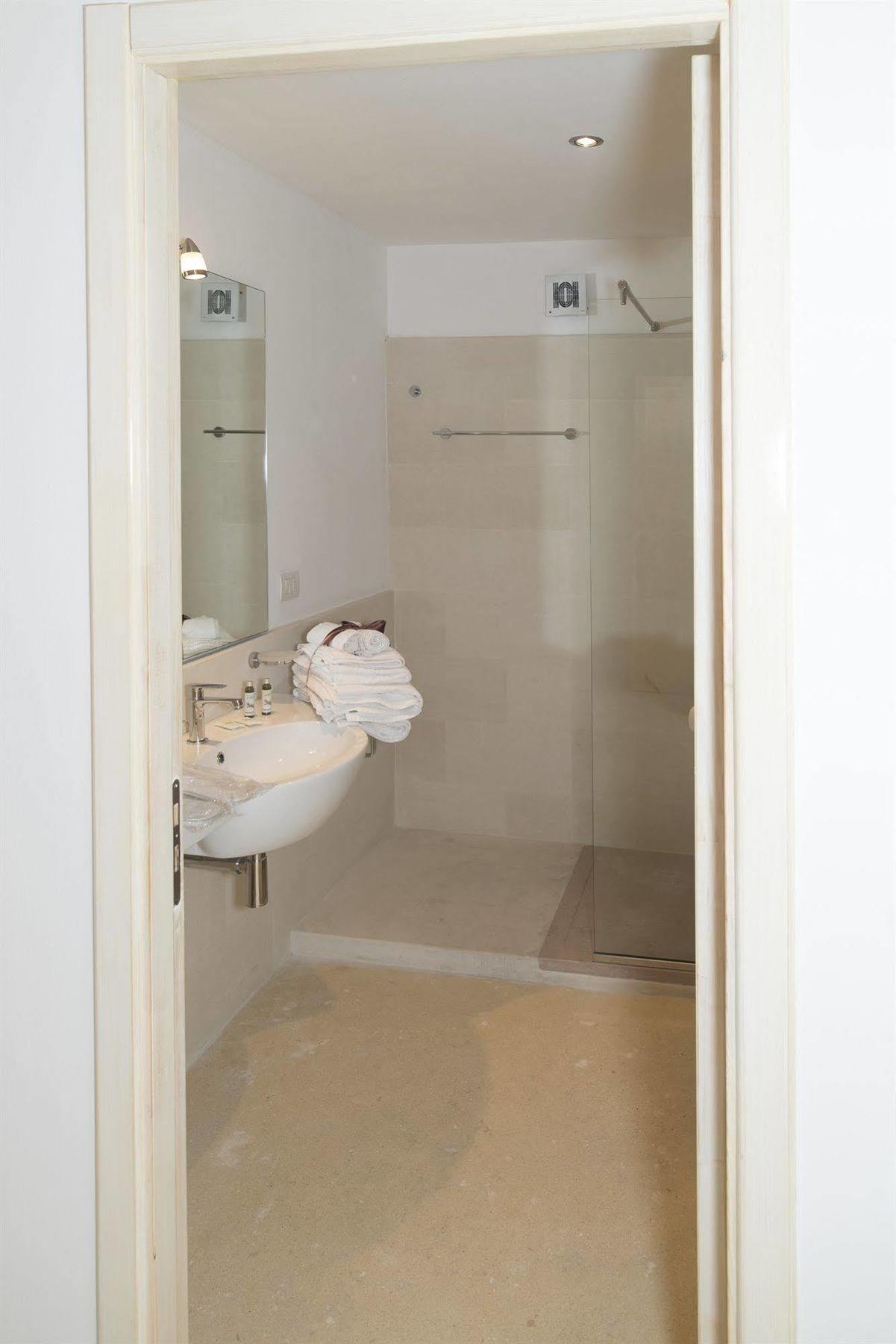 Relais Carlo V - Palazzo Storico Bed & Breakfast Gallipoli Exterior photo