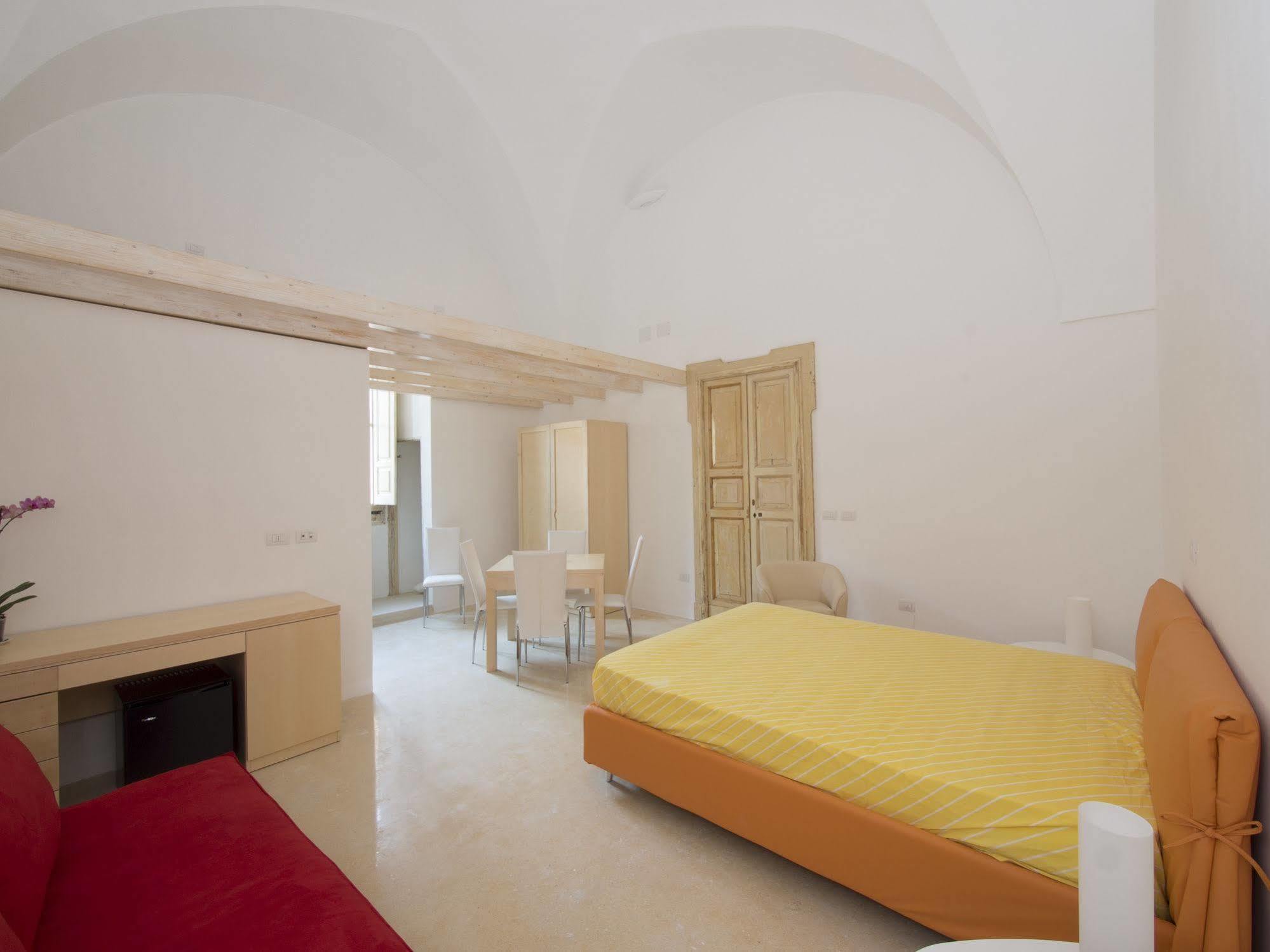 Relais Carlo V - Palazzo Storico Bed & Breakfast Gallipoli Exterior photo