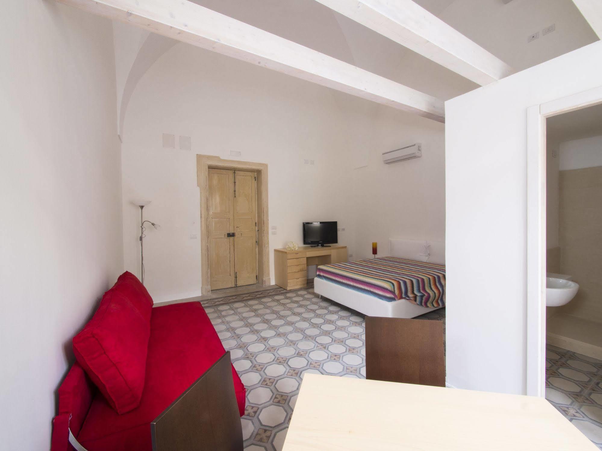 Relais Carlo V - Palazzo Storico Bed & Breakfast Gallipoli Exterior photo