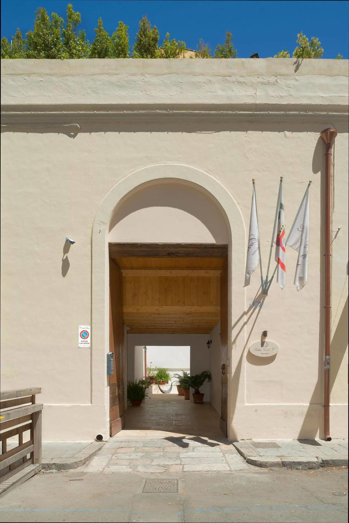 Relais Carlo V - Palazzo Storico Bed & Breakfast Gallipoli Exterior photo
