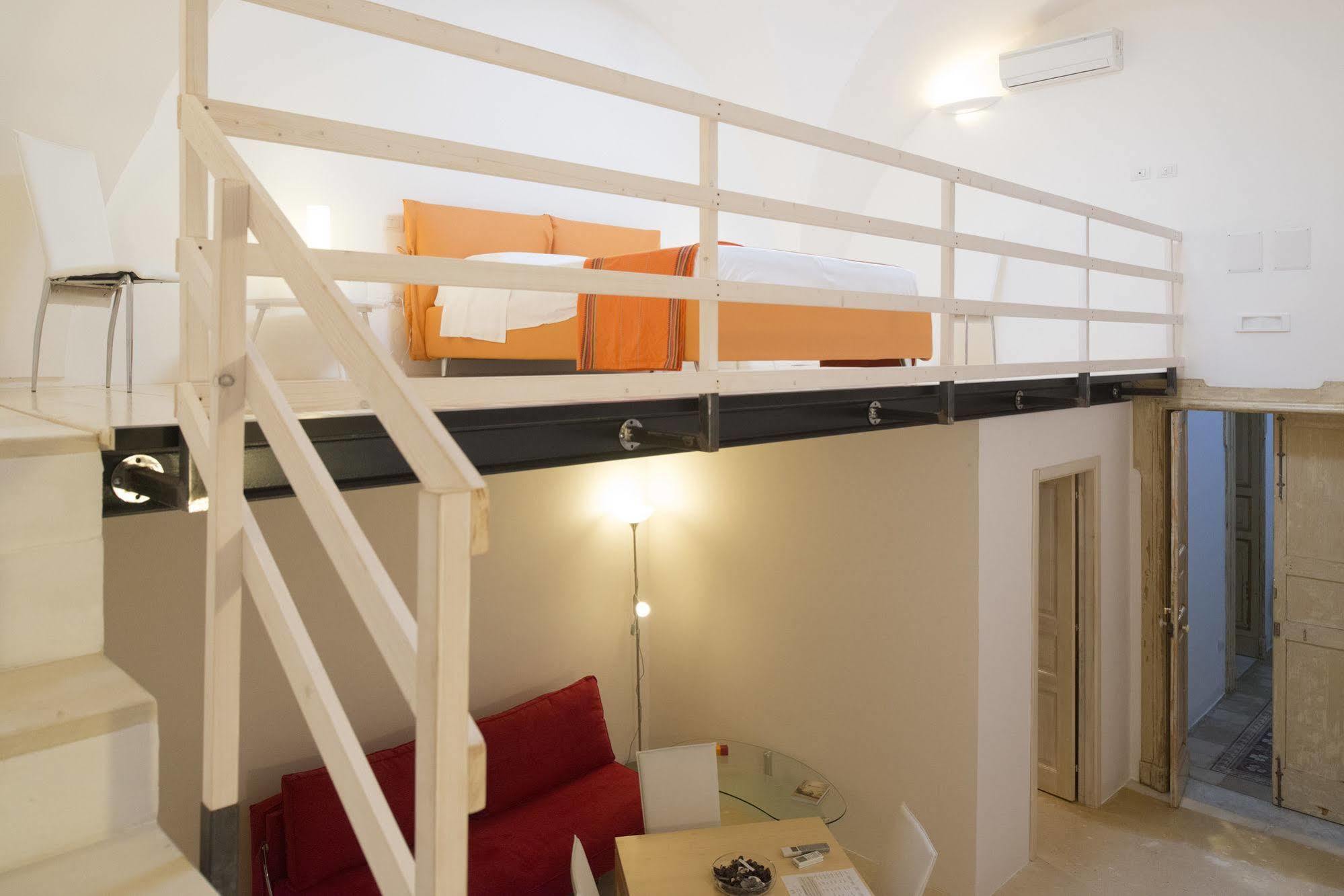 Relais Carlo V - Palazzo Storico Bed & Breakfast Gallipoli Exterior photo